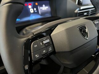 Peugeot Traveller L3 VIP BlueHDi 180 AT8 2.2 130kW