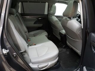 Toyota Highlander Premium 2.5 140kW