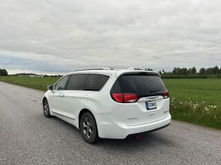 Chrysler Pacifica Limited 3.6 214kW