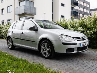 Volkswagen Golf Comfortline 1.4 90кВ