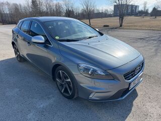 Volvo V40 R-Design-5 silindrit 2.0 D3 110kW