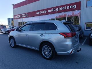 Mitsubishi Outlander Instyle Plus 4WD 2.4 PHEV 165kW