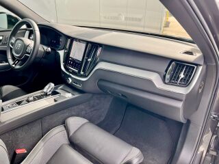 Volvo XC60 AWD R-Design Mild Hybrid 2.0 B4 145kW