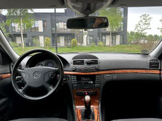 Mercedes-Benz E 240 Elegance 2.6 130kW