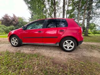 Volkswagen Golf 1.6 75кВ