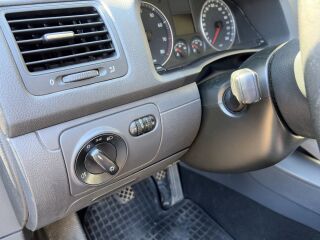 Volkswagen Golf V 1.6 85кВ