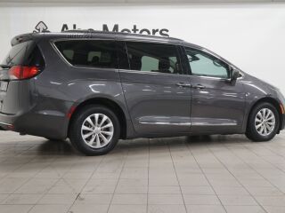 Chrysler Pacifica Touring 3.6 214kW
