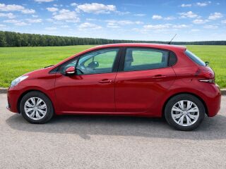 Peugeot 208 MY2016 Facelift 1.2 60kW