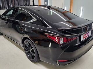 Lexus ES 300h F-Sport S Mark Levinson 2.5 131kW