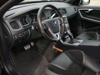Volvo V60 D4 R-DESIGN EDITION 2.0 140kW