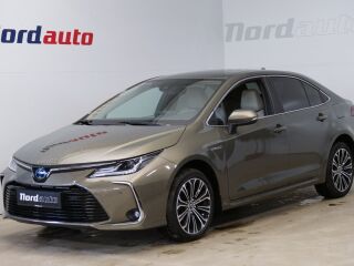 Toyota Corolla Luxury Hybrid 1.8 72 kW
