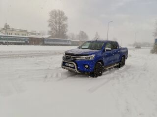 Toyota Hilux Legend 2.4 110кВ