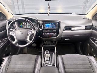 Mitsubishi Outlander PHEV pistikhübriid 4WD 2.0 89/50kw 139кВ