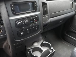 Dodge RAM 1500 4x4 Laramie 5.7 V8 HEMI 257кВ
