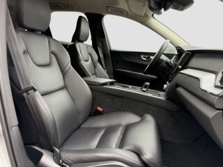 Volvo XC60 AWD Momentum Pro Mild-Hybrid KERS 2.0 B4 145kW