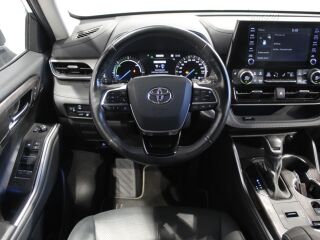 Toyota Highlander Executive AWD 2.5 140кВ