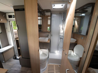 LMC Tourer LIFT H664G 2.0 125kW