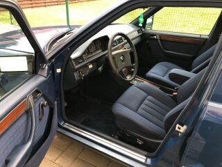 Mercedes-Benz E 200 2.0 87kW