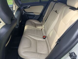 Volvo V60 D3 Momentum 2.0 R5 120кВ