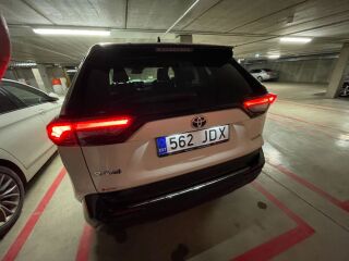 Toyota RAV4 Hybrid / Style / Technology Pakett 2.5 131кВ