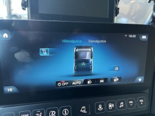 Mercedes-Benz Actros 2651 LS StreamSpace + tõstuk koos poolhaagi 12.8 R6 375kW