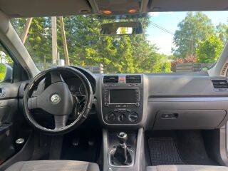 Volkswagen Golf 1.6 75kW