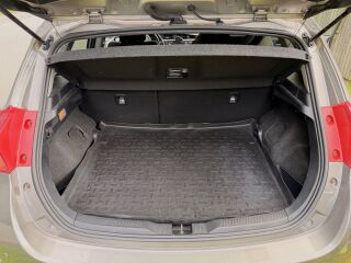 Toyota Auris 1.6 97kW