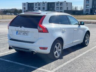 Volvo XC60 R-Design 2.4 129kW