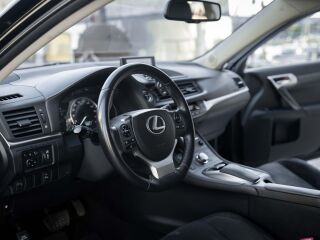 Lexus CT 200h 1.8 73kW