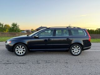 Volvo V70 Momentum 2.4 R5 D5 129кВ