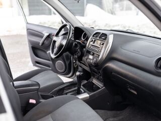 Toyota RAV4 Elegance Facelift 2.0 110kW