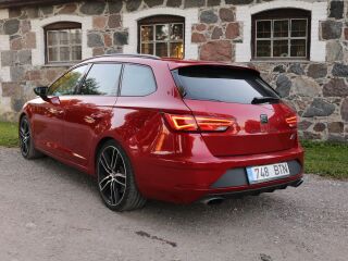 SEAT Leon Cupra 2.0 R4 221kW