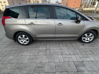 Peugeot 5008 1.6 84kW
