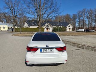 Lexus LS 600h Long Ottoman pakett 5.0 V8 290kW