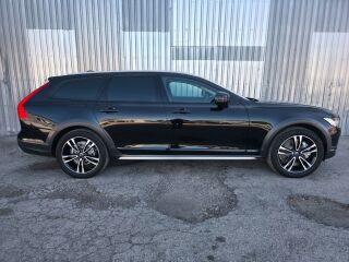 Volvo V90 Cross Country Pro D5 AWD Onyx Black 2.0 D5 173kW