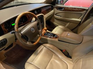 Jaguar XJ L Vanden-Plas 4.2 219кВ