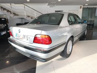 BMW 735 3.5 R6 173kW