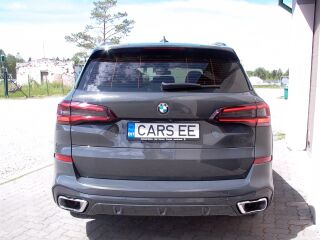 BMW X5 xDrive30d M Sports package 3.0 210kW