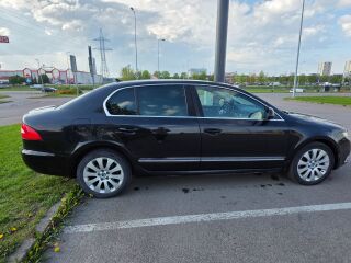 Skoda Superb Elegance Options 2.0 TDI 103kW