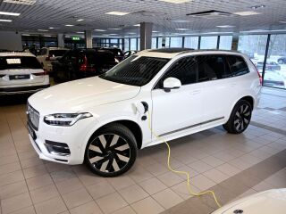 Volvo XC90 AWD T8 B&W 4C ULTIMATE BRIGHT XENIUM INTELLI  2.0 T8 Long Range Plug-in 335kW
