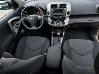 Toyota RAV4 2.0 116kW