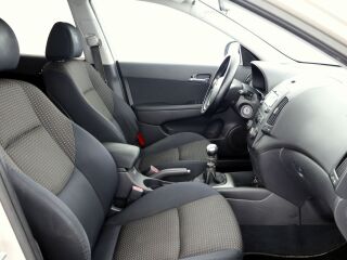 Hyundai i30 Elegance 1.6 90kW
