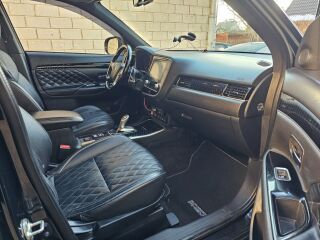 Mitsubishi Outlander Instyle Plus 4WD 2.4 99kW