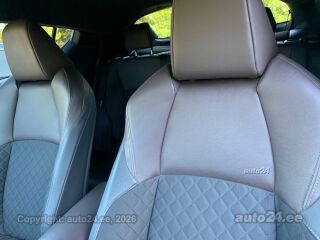 Toyota C-HR Crossover Luxury Navi e-CVT 1.8 VVT-i Hybrid Electric Vehicle 37kW+ 72kW
