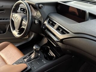 Lexus UX 250h 2.0 112кВ