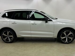 Volvo XC60 AWD ULTIMATE DARK H&K 145кВ