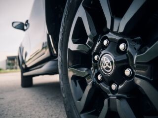 Toyota Hilux 2.8 150кВ