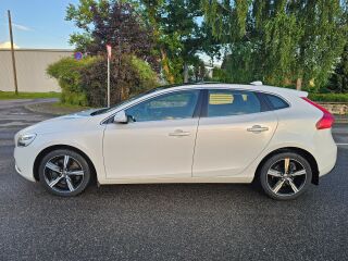 Volvo V40 Inscription 2.0 88кВ