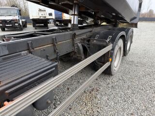 Volvo FM 340 6x2 box vibra