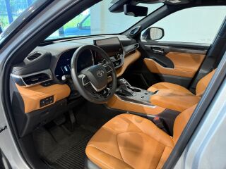 Toyota Highlander Premium 2.5 140кВ